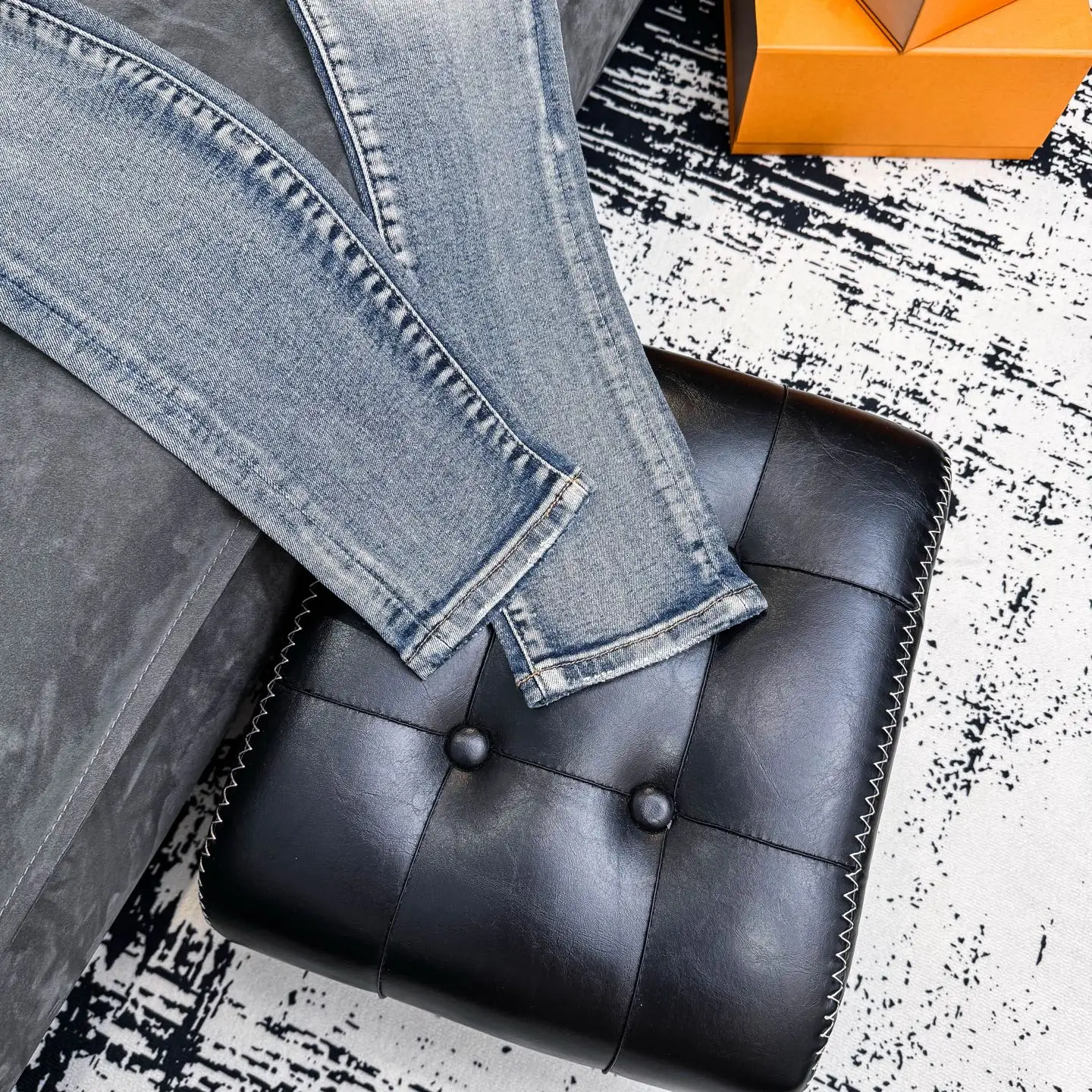 Distressed Slim-Fit Graphic Patch Jeans D18523107 — view 11
