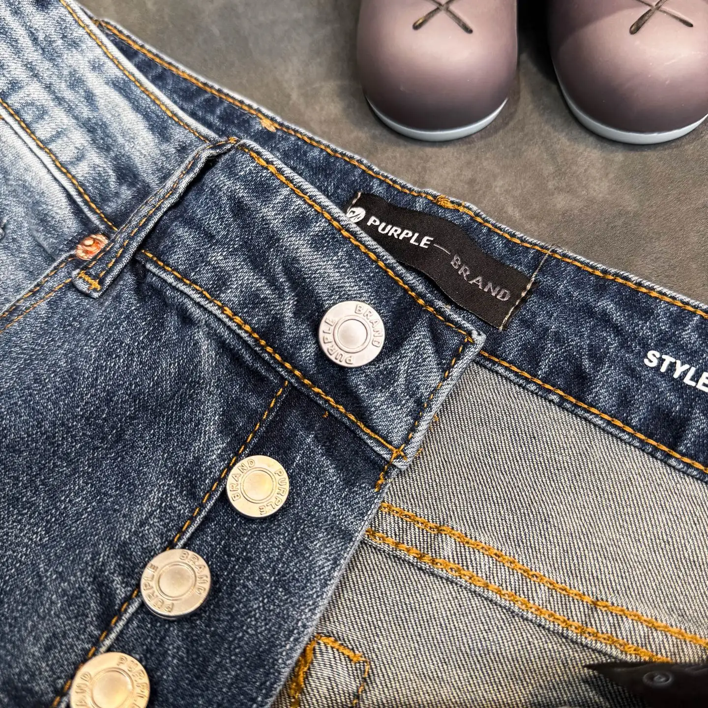 Distressed Flare-Leg Jeans D18523105 — view 11
