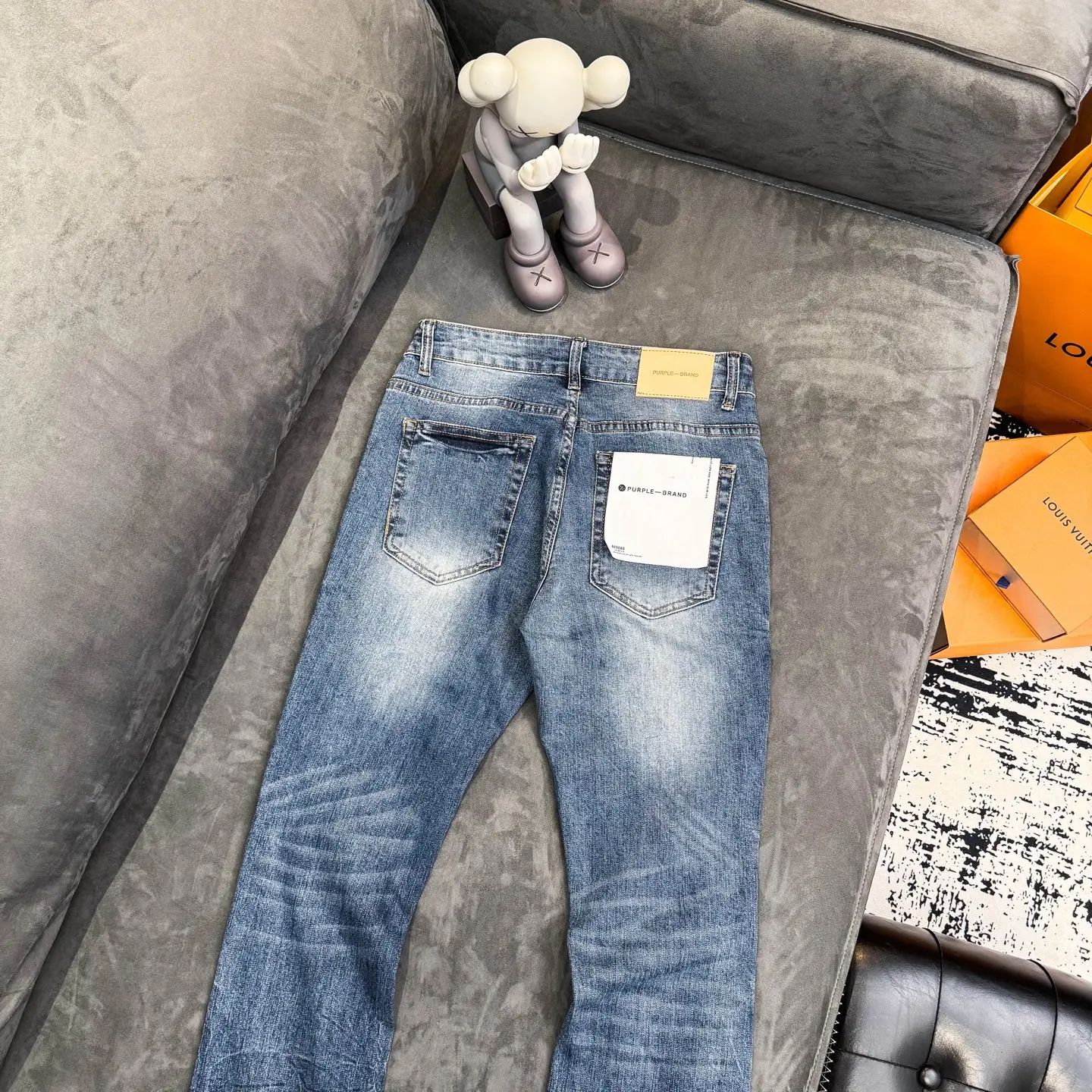 Distressed Flare-Leg Jeans D18523105 — view 13