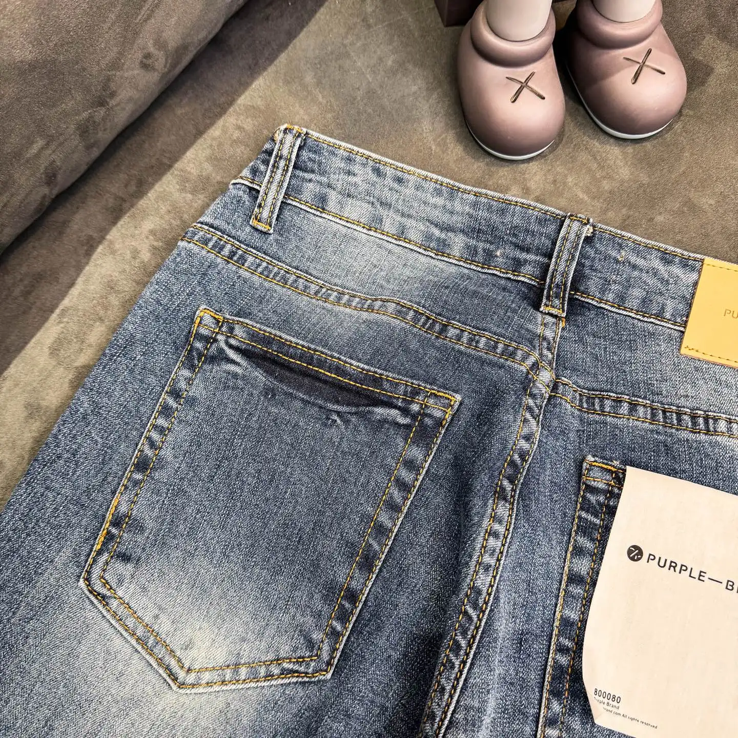 Distressed Flare-Leg Jeans D18523105 — view 14