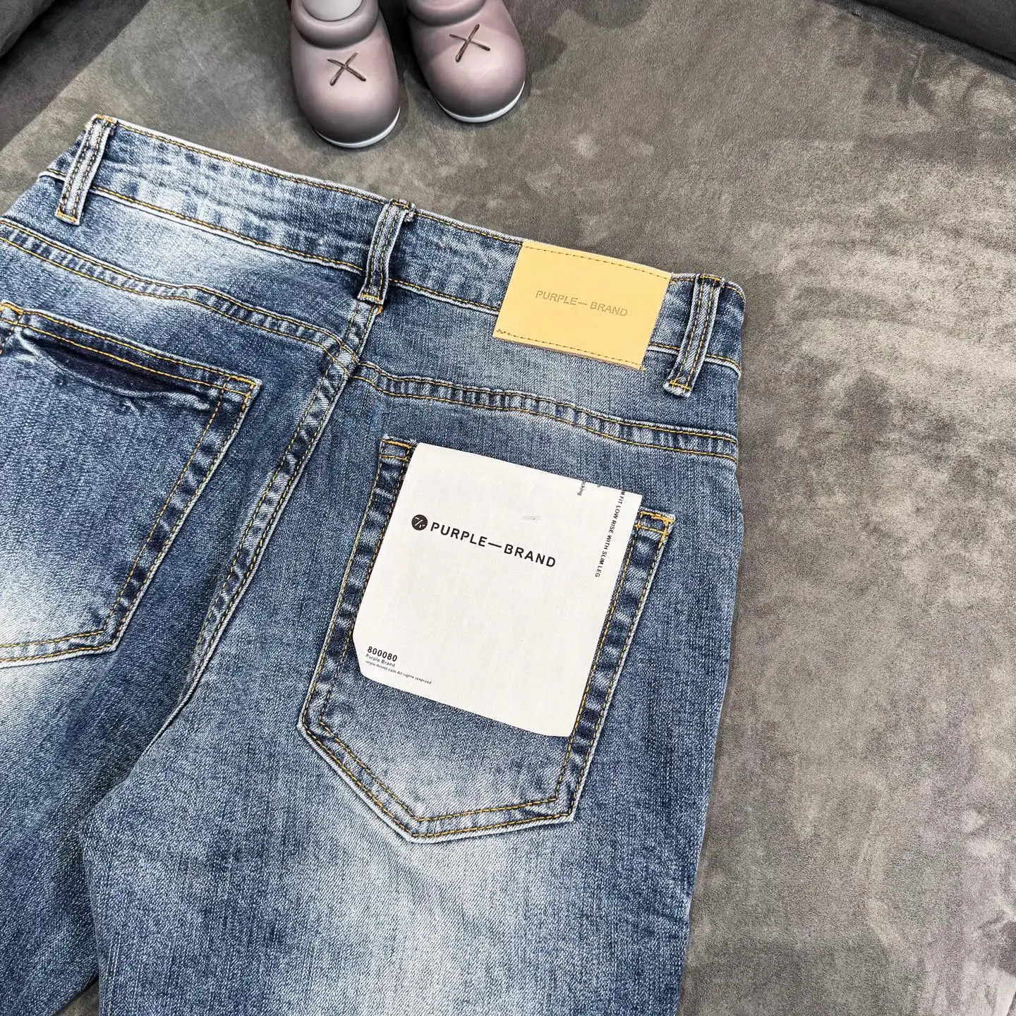 Distressed Flare-Leg Jeans D18523105 — view 15