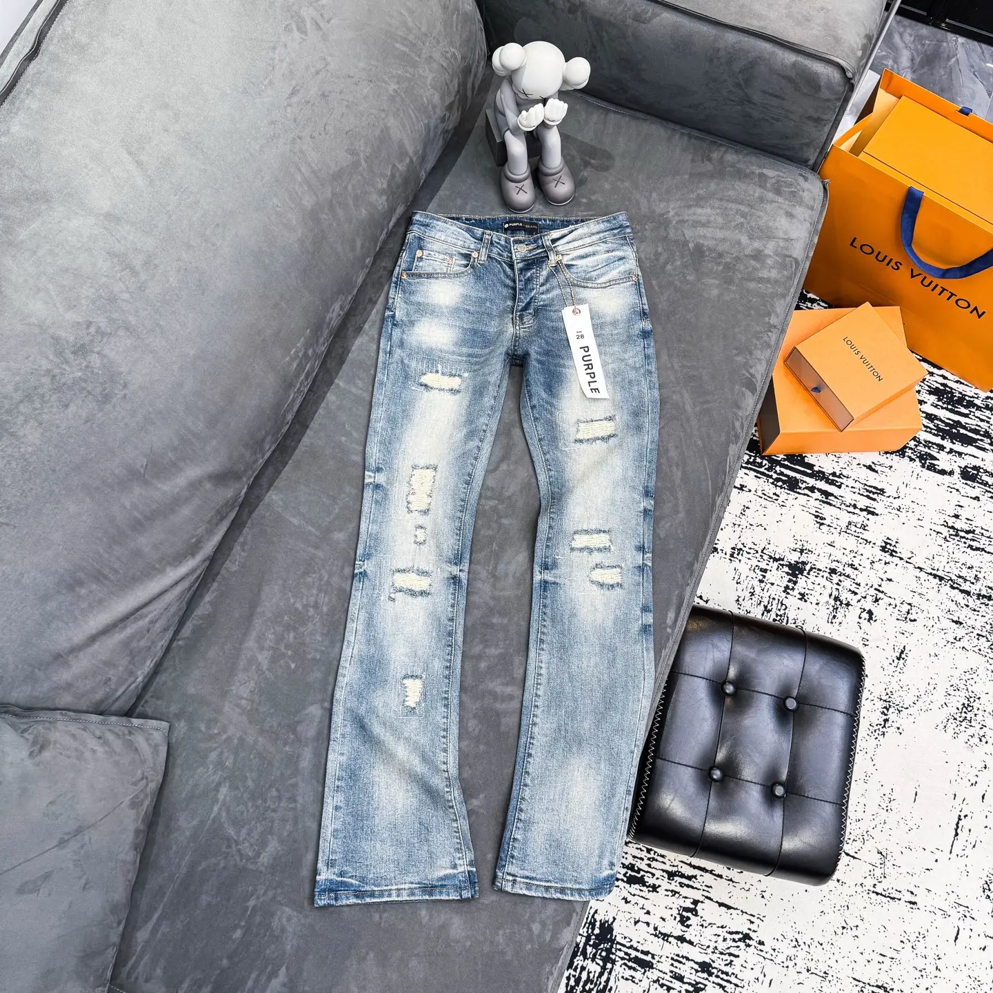 Distressed Embroidered Flare-Leg Jeans D18523101
