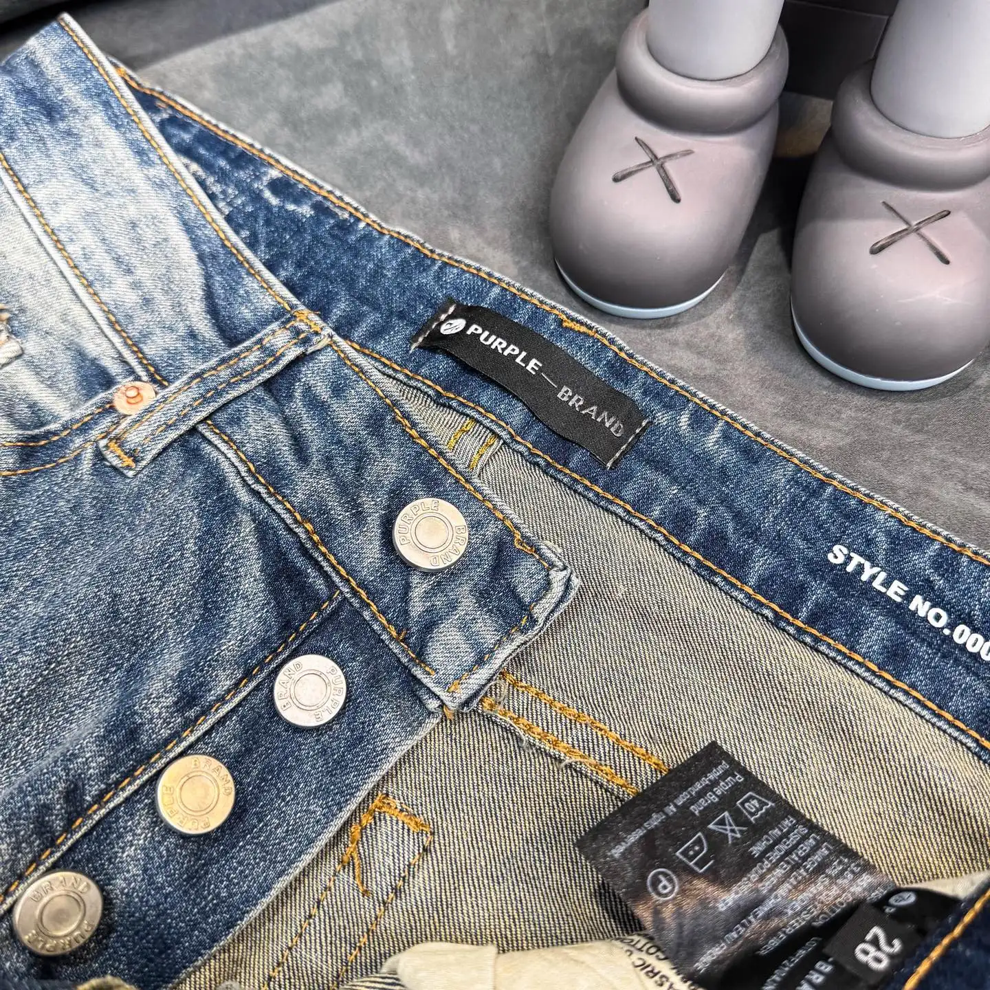 Distressed Embroidered Flare-Leg Jeans D18523101 — view 11
