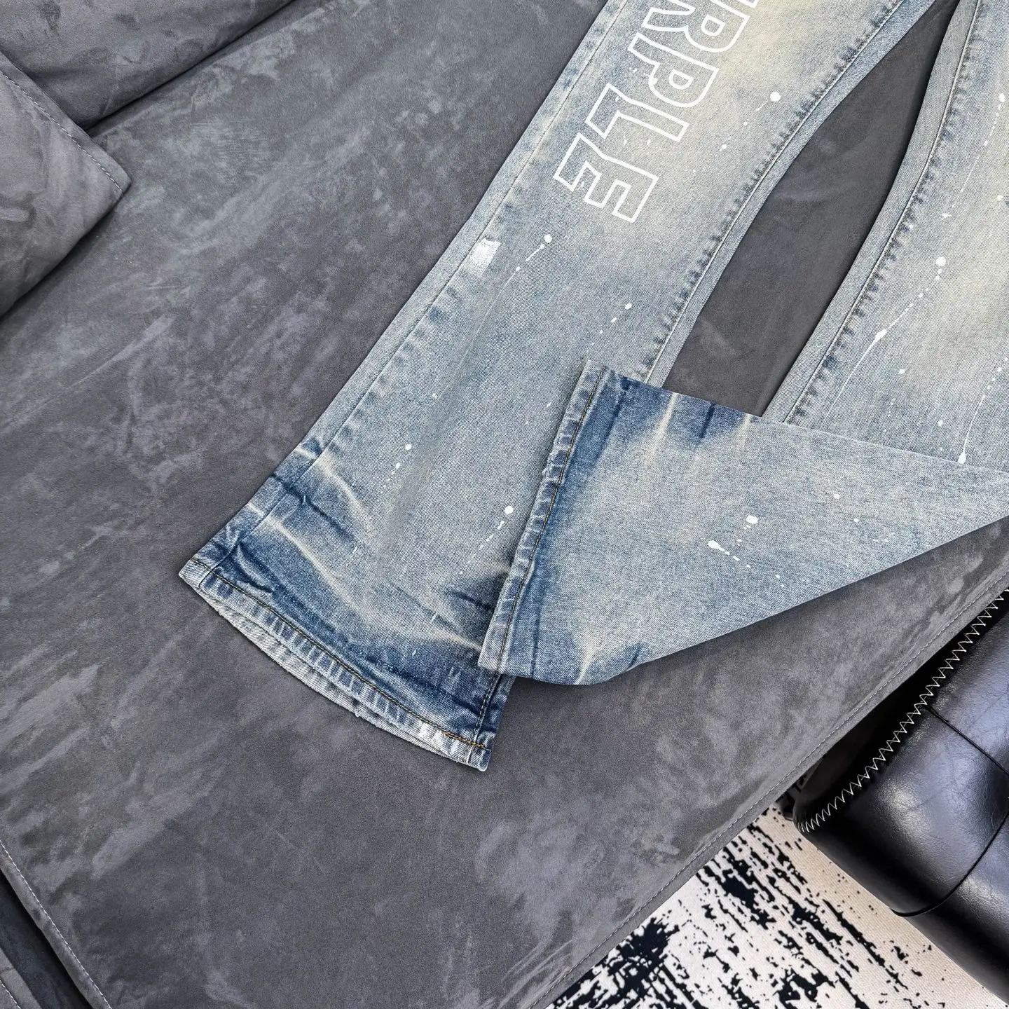 Logo Print Paint-Splatter Flare Jeans D18523097 — view 4