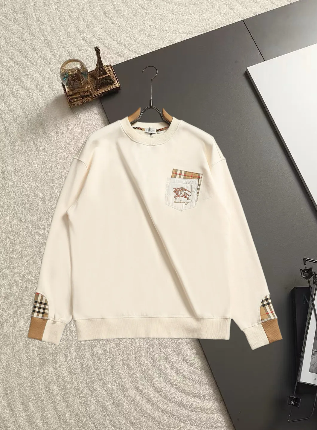 Vintage Check Patch Logo Sweatshirt D19021508