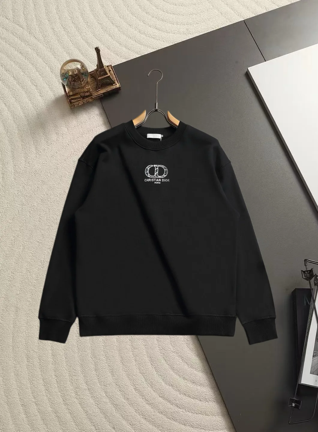CD Logo Embroidered Crew-Neck Sweatshirt D19021507