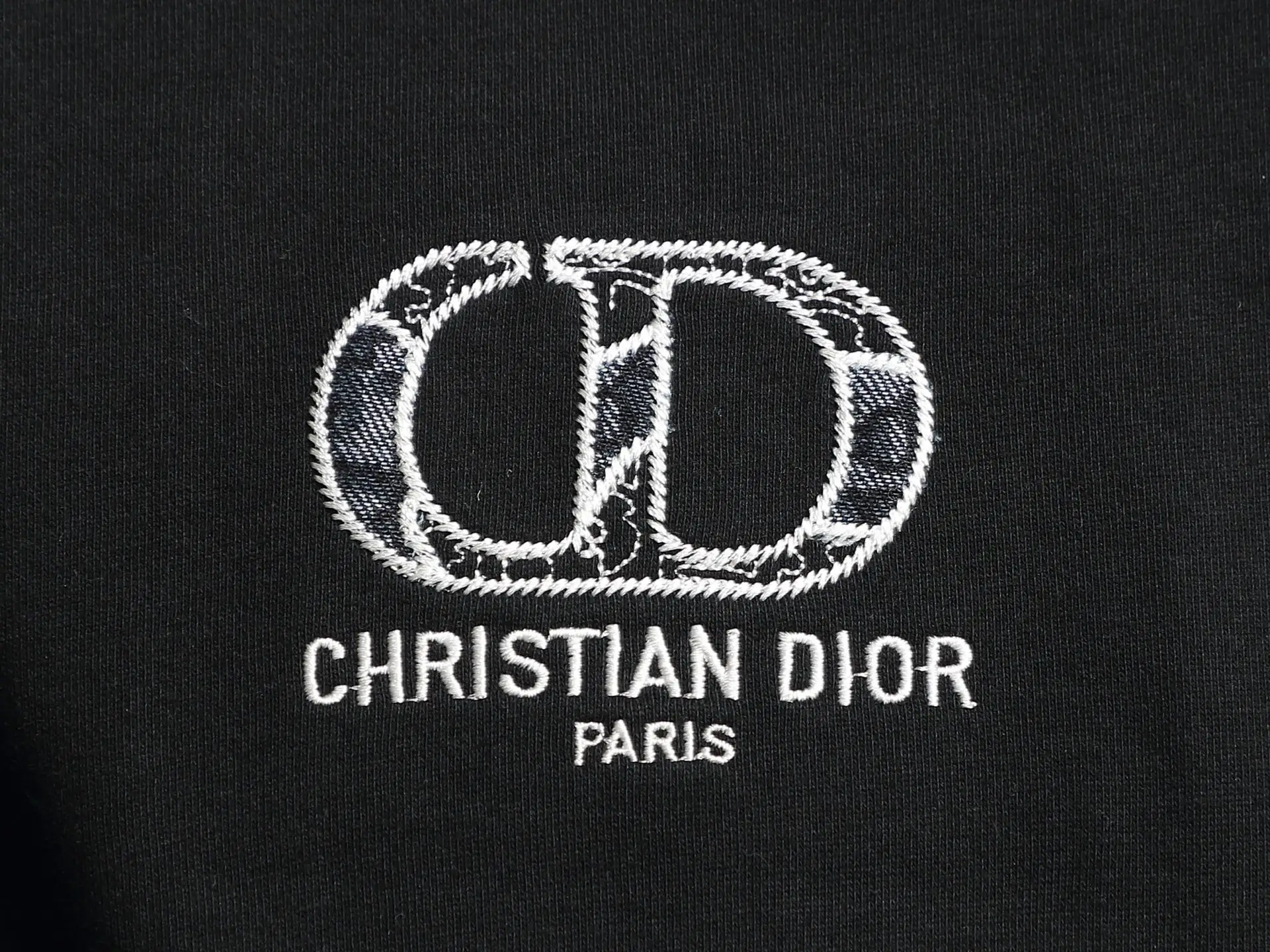 CD Logo Embroidered Crew-Neck Sweatshirt D19021507 — view 4