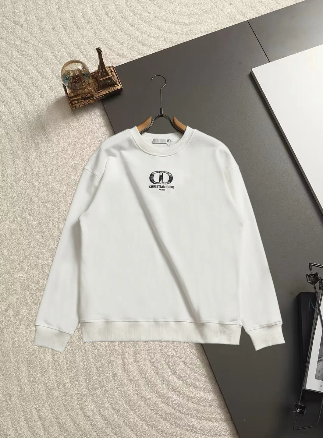CD Logo Embroidered Crew-Neck Sweatshirt D19021506