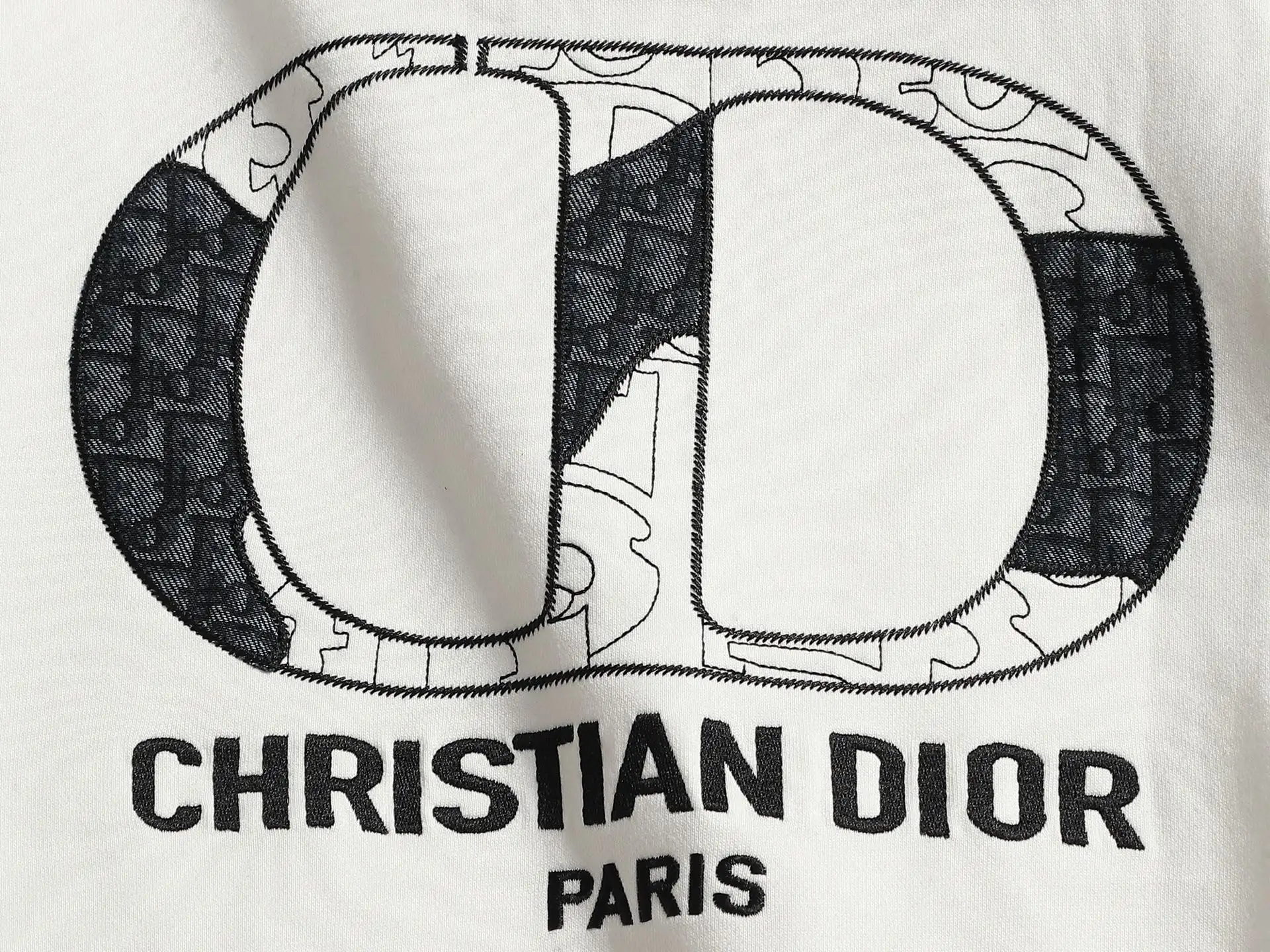 CD Logo Embroidered Crew-Neck Sweatshirt D19021506 — view 7
