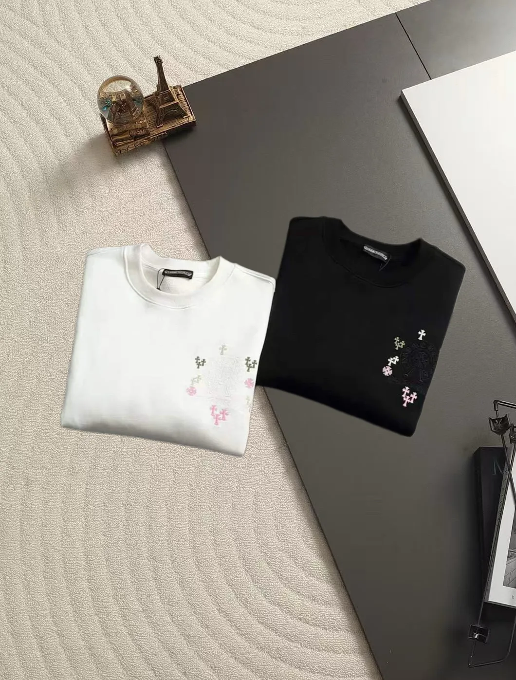 Embroidered Cross Acid-Wash Sweatshirt D19021496 — view 2