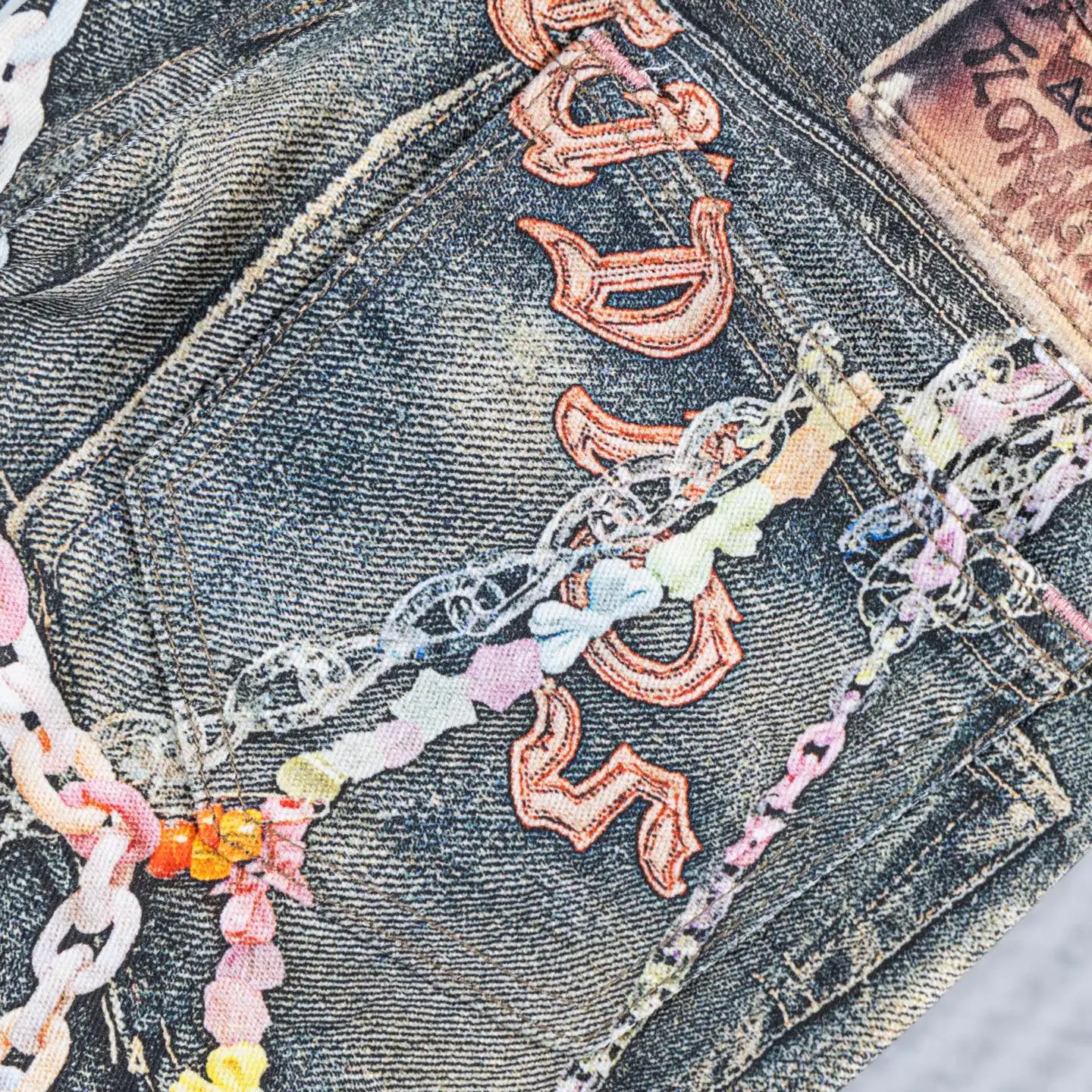 Trompe L'oeil Chain Print Wide-Leg Jeans D19023900 — view 10