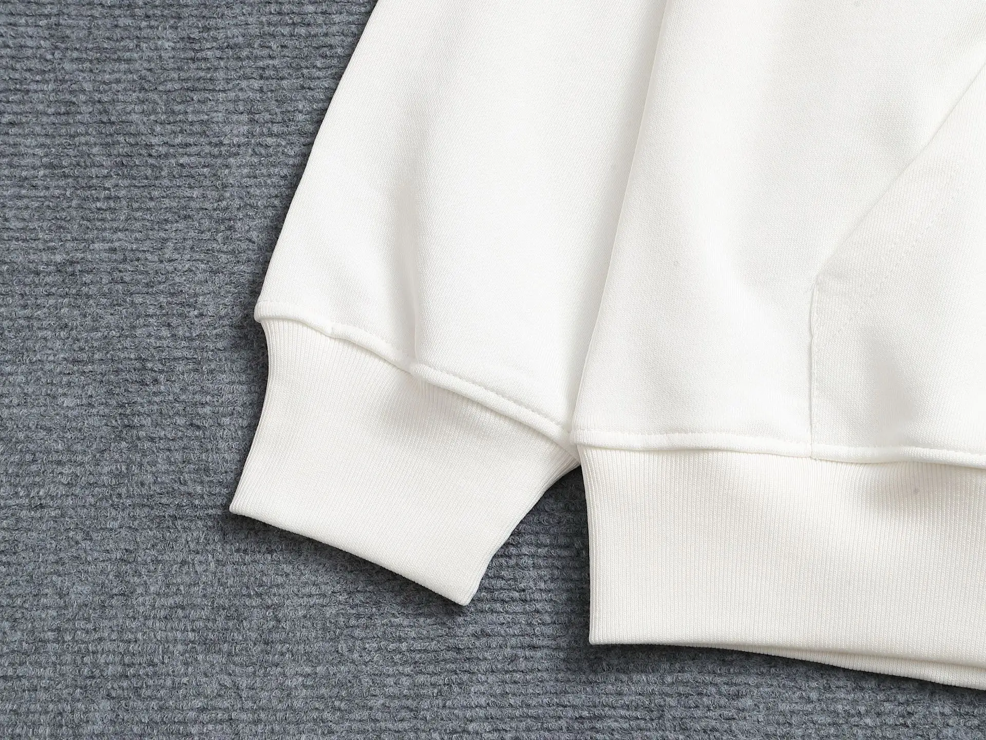 Check-Lined Hooded Sweatshirt D19023280 — view 4