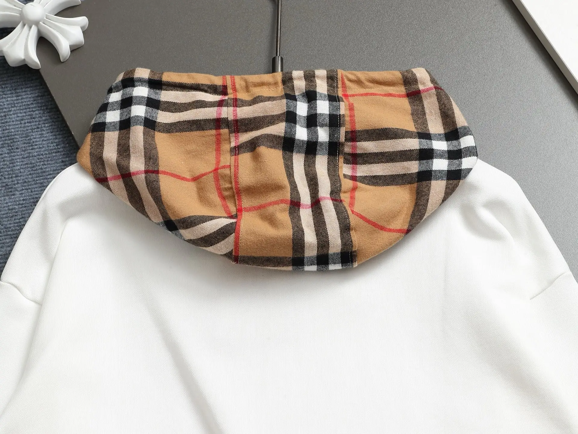 Check-Lined Hooded Sweatshirt D19023280 — view 10