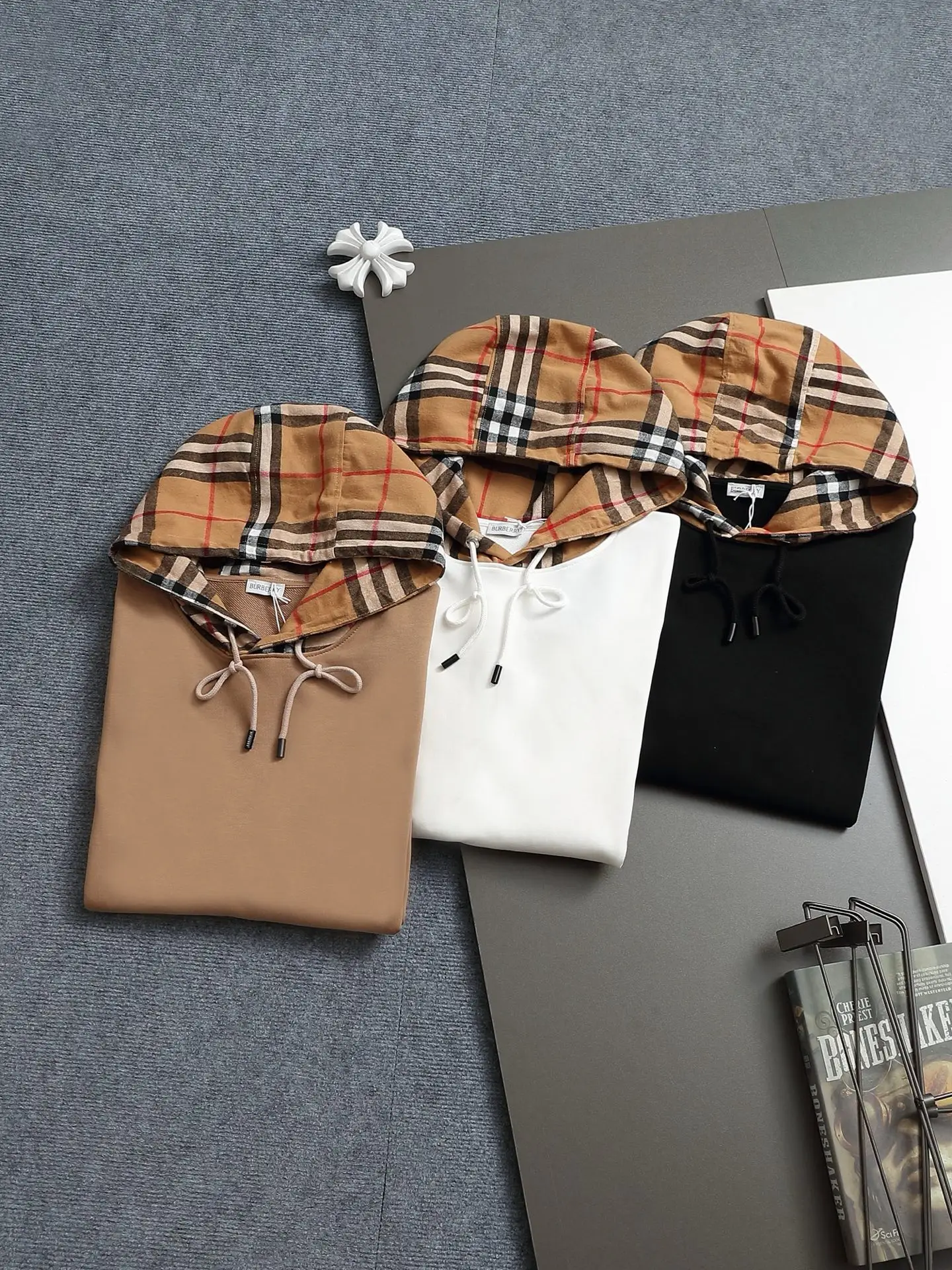 Check-Lined Hooded Sweatshirt D19023280 — view 11