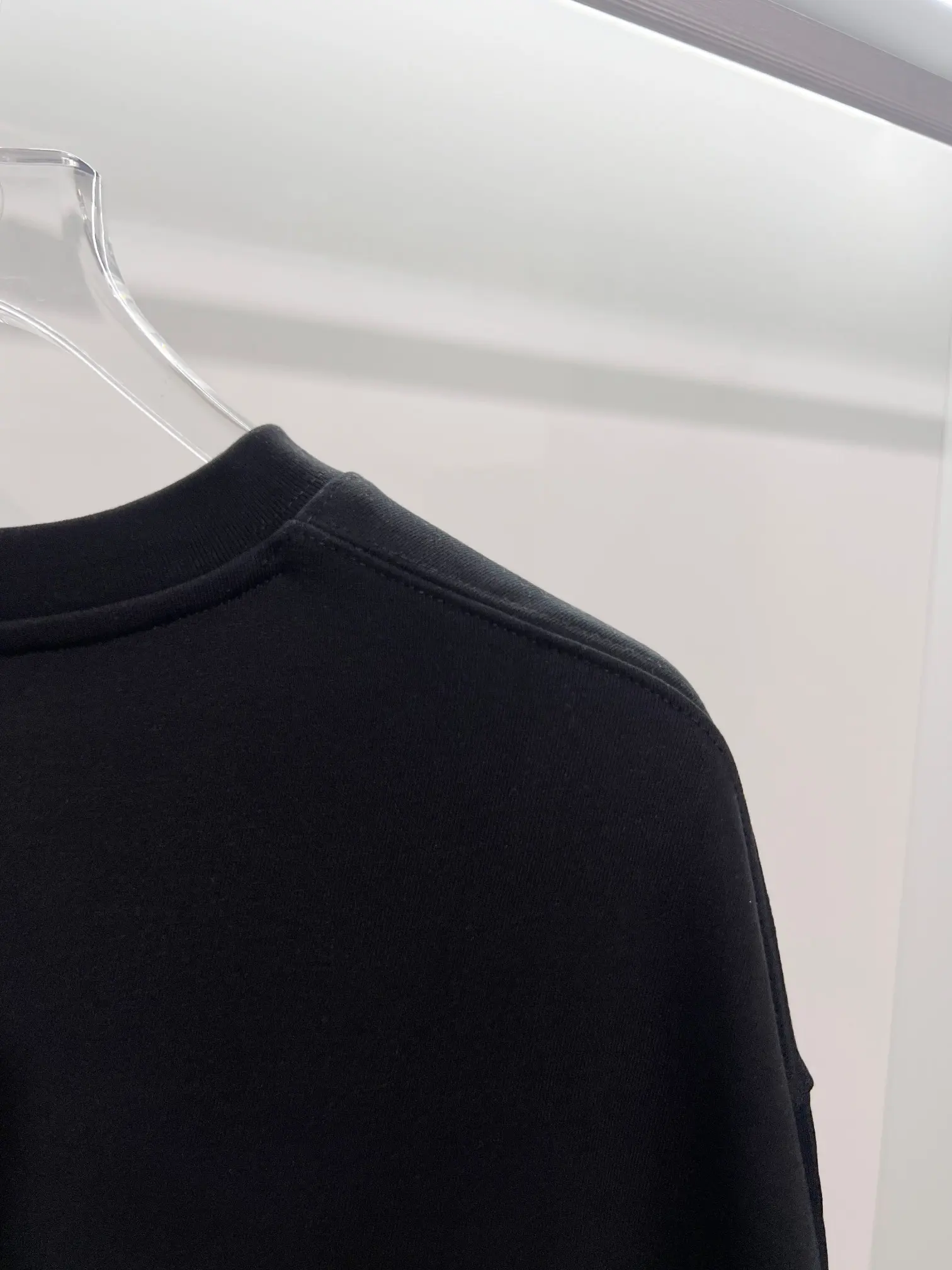 TB Monogram Logo Crew-Neck Sweatshirt D19024170 — view 7