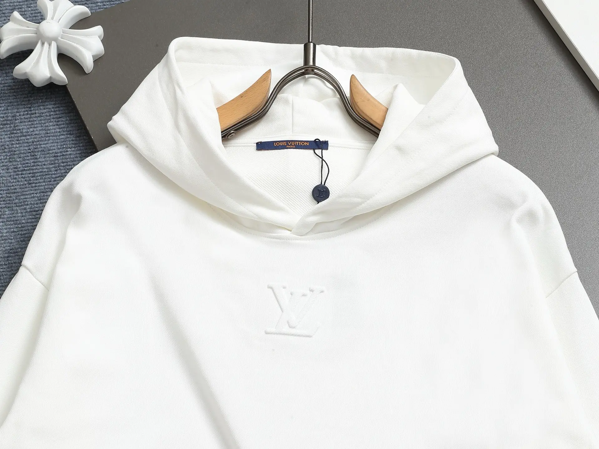 Embossed Logo Cotton Hoodie D19023266 — view 3