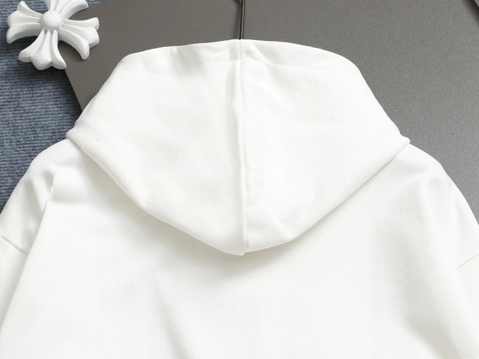 Embossed Logo Cotton Hoodie D19023266 — view 9