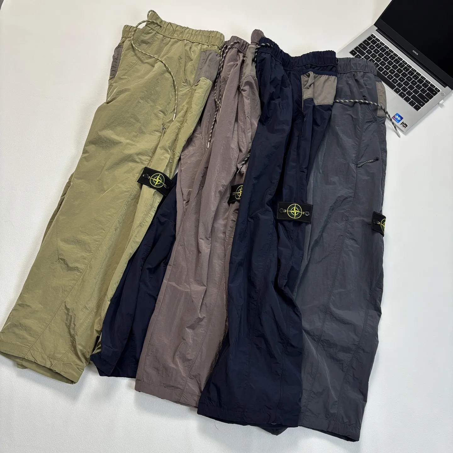 Water-Repellent Nylon Straight-Leg Trousers D19021523
