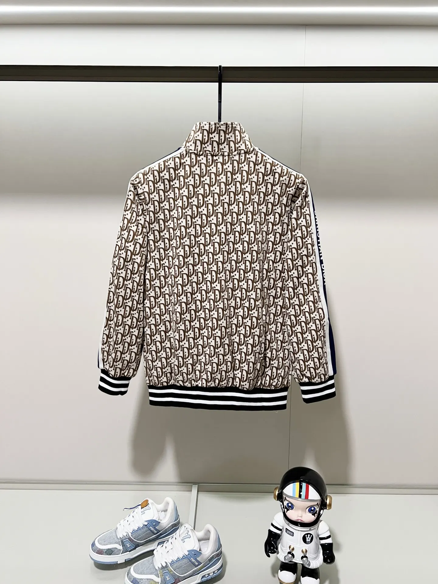 Oblique Monogram Zip-Up Track Jacket D19521357 — view 2