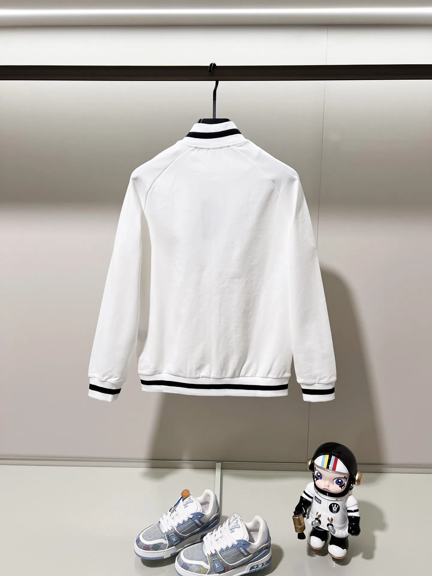 Karl Lagerfeld Embroidery Zip-Up Track Jacket D19521351 — view 2