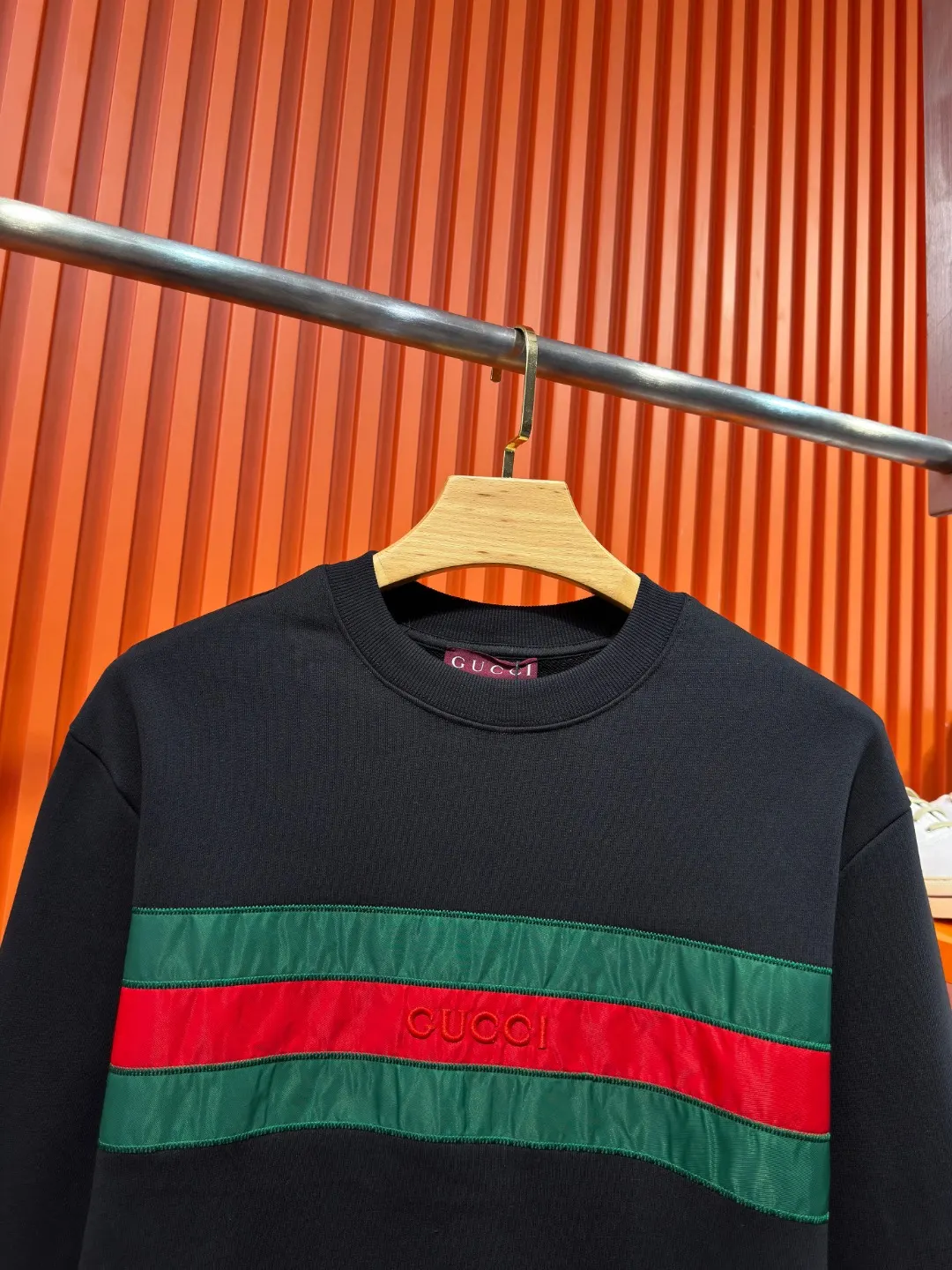 Web Stripe Logo Embroidered Sweatshirt D19523321 — view 4