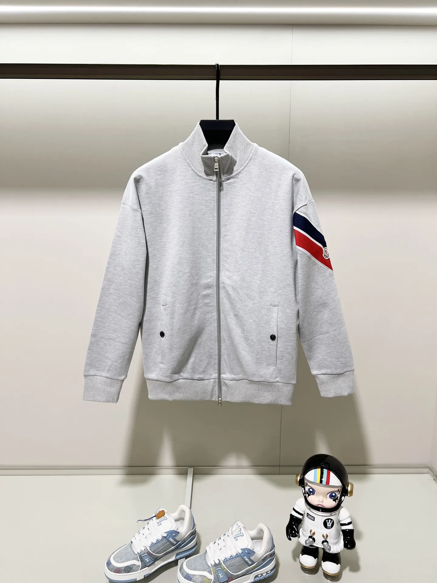 Logo-Patch Tricolour Stripe Zip-Up Sweatshirt D19521366