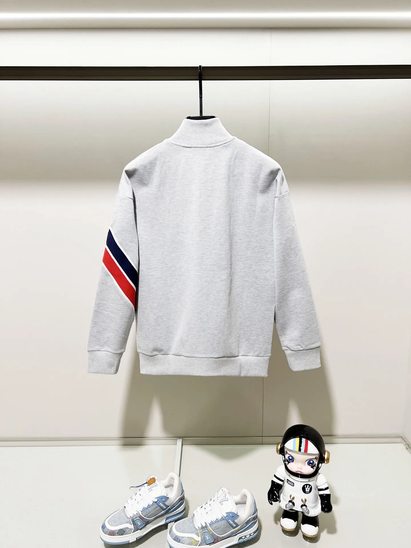 Logo-Patch Tricolour Stripe Zip-Up Sweatshirt D19521366 — view 2