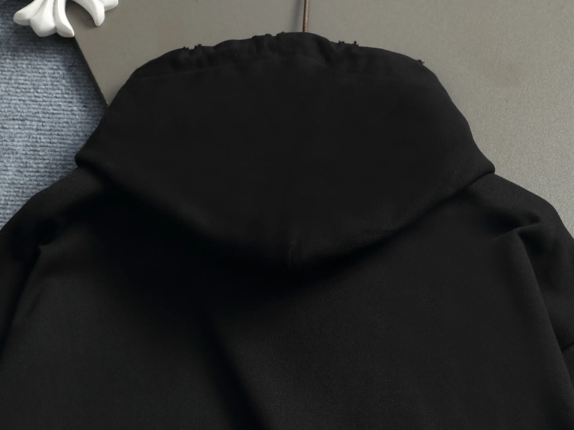 Anagram Logo Embroidered Hoodie D20023296 — view 11