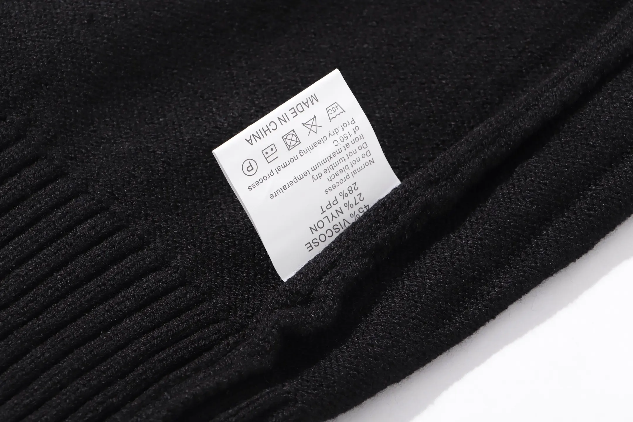 Fendi Roma Logo Intarsia Wool Sweater D20023369 — view 4