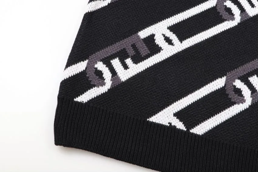 FF Logo Chain Jacquard Crew-Neck Sweater D20023370 — view 8