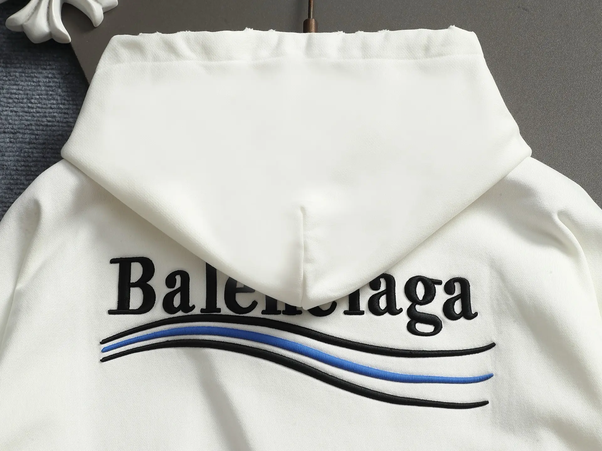 Logo-Embroidered Distressed Cotton Hoodie D20023317 — view 11