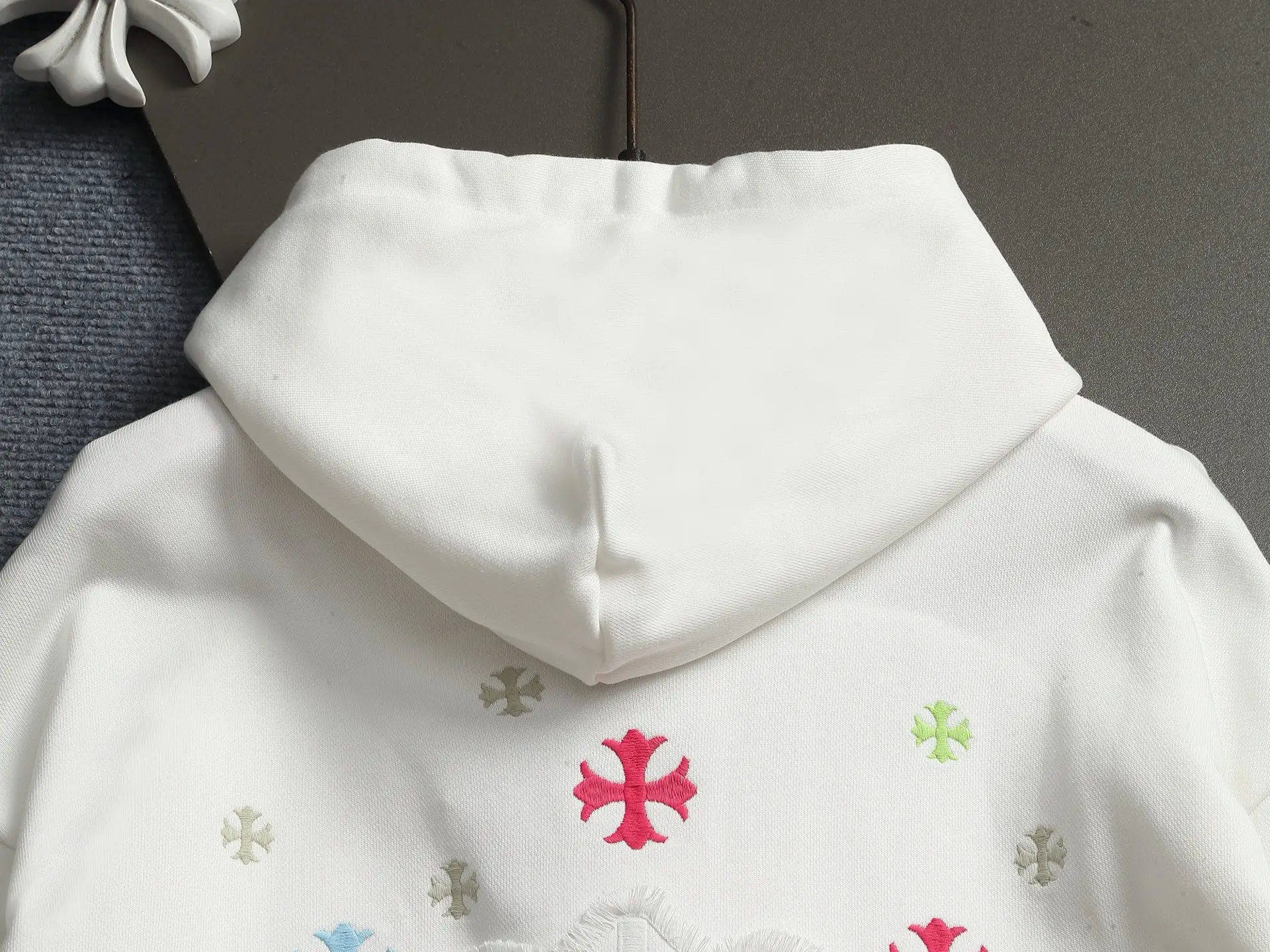 Chrome Hearts Cross Embroidery Acid-Wash Hoodie D20023313 — view 11