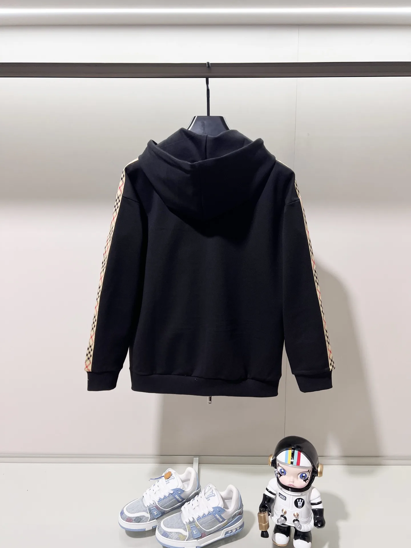 Check-Trim Embroidered Logo Zip-Up Hoodie D20021356 — view 2