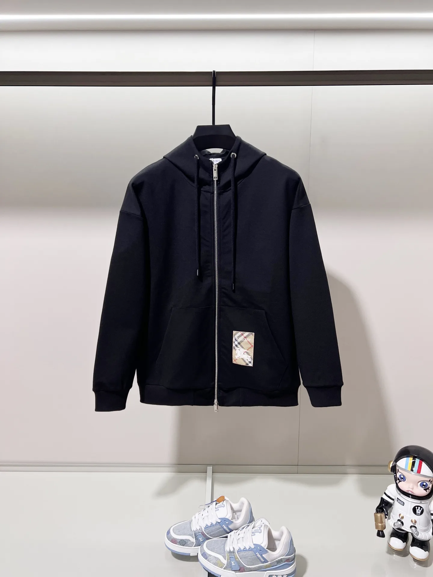 Check Logo Patch Zip-Up Hoodie D20021349