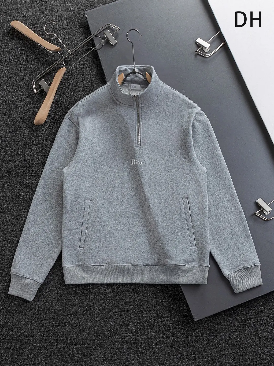 Logo-Embroidered Quarter-Zip Sweatshirt D20024131