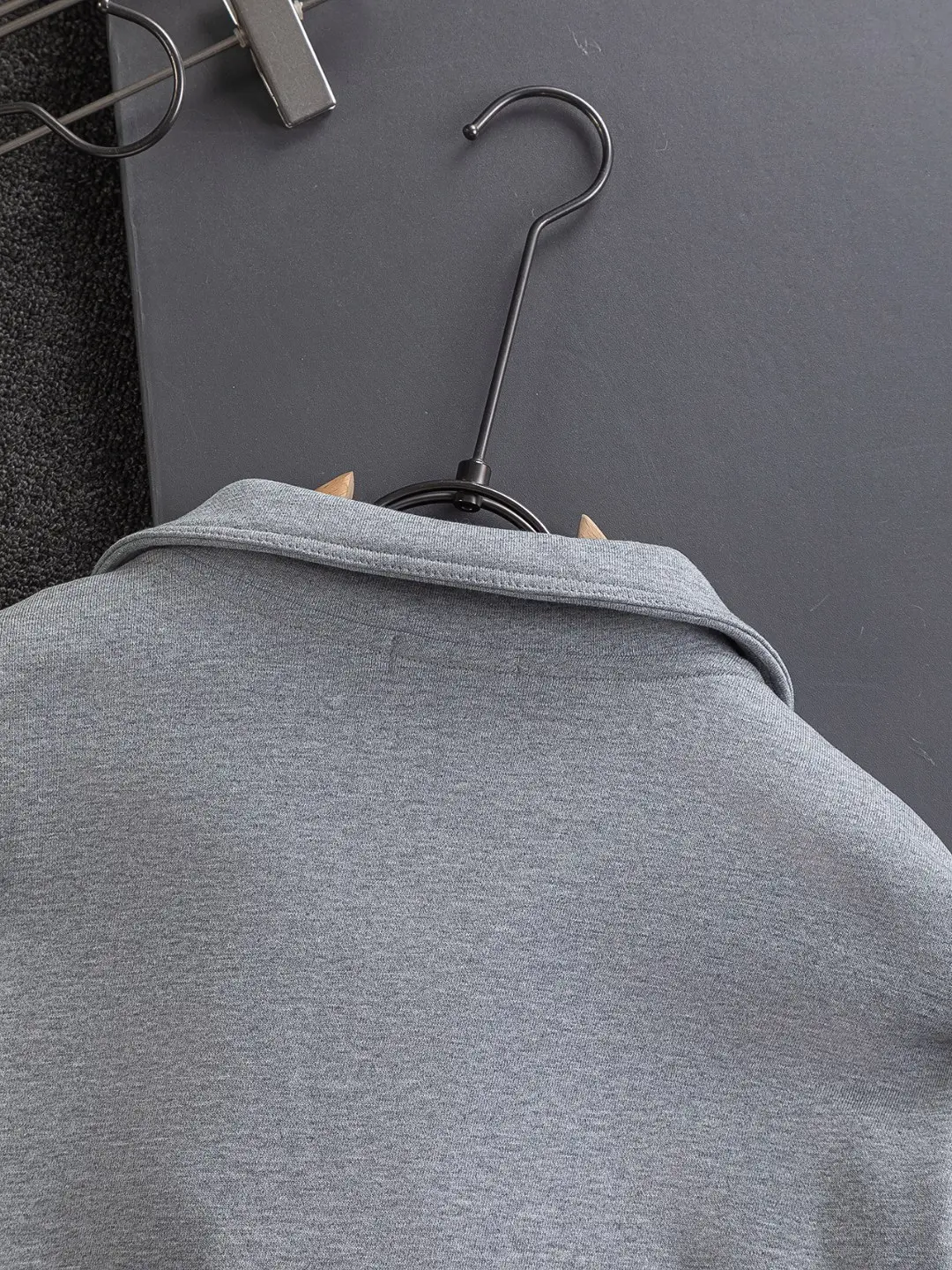 Logo-Embroidered Quarter-Zip Sweatshirt D20024131 — view 5