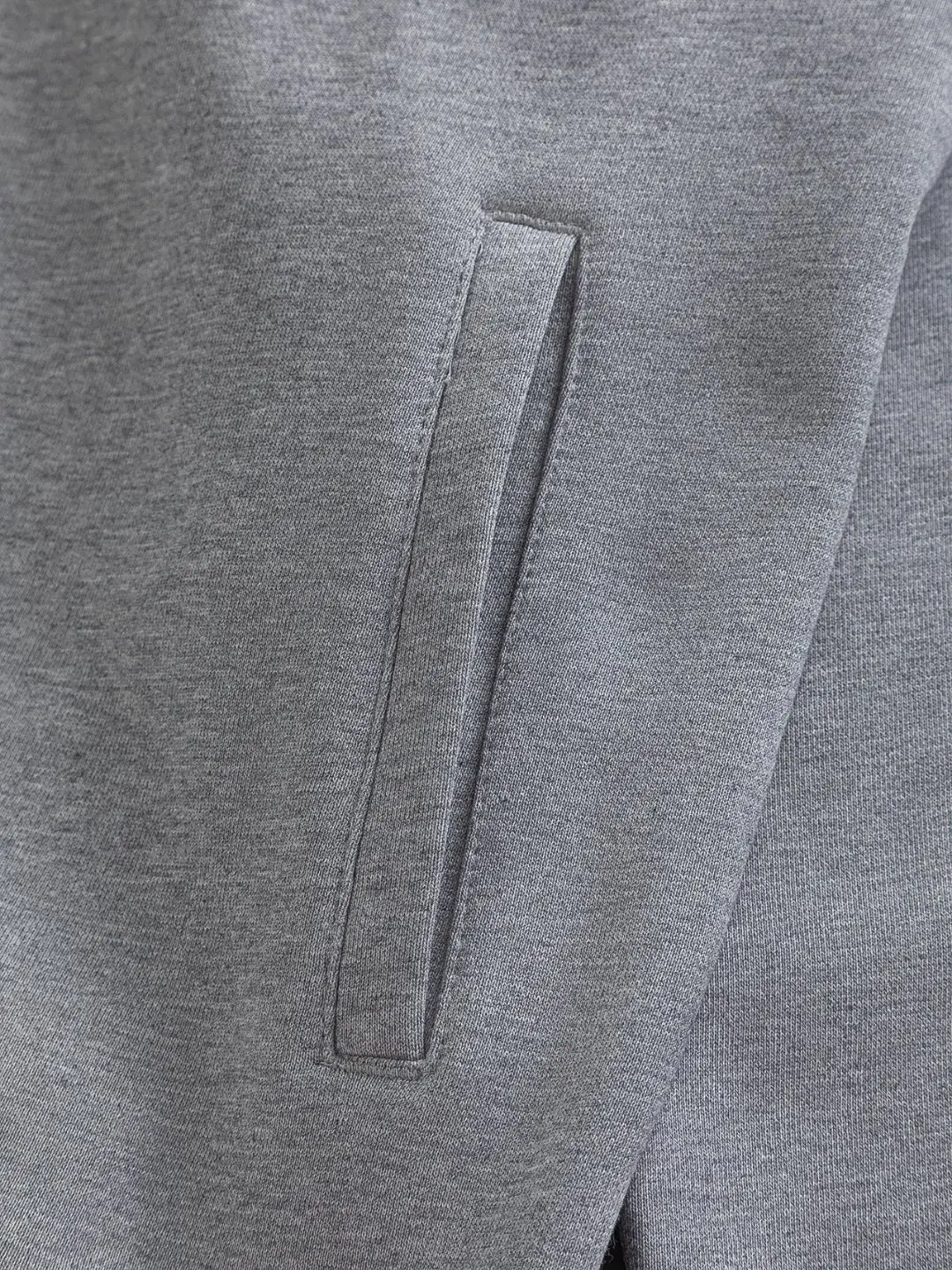 Logo-Embroidered Quarter-Zip Sweatshirt D20024131 — view 9