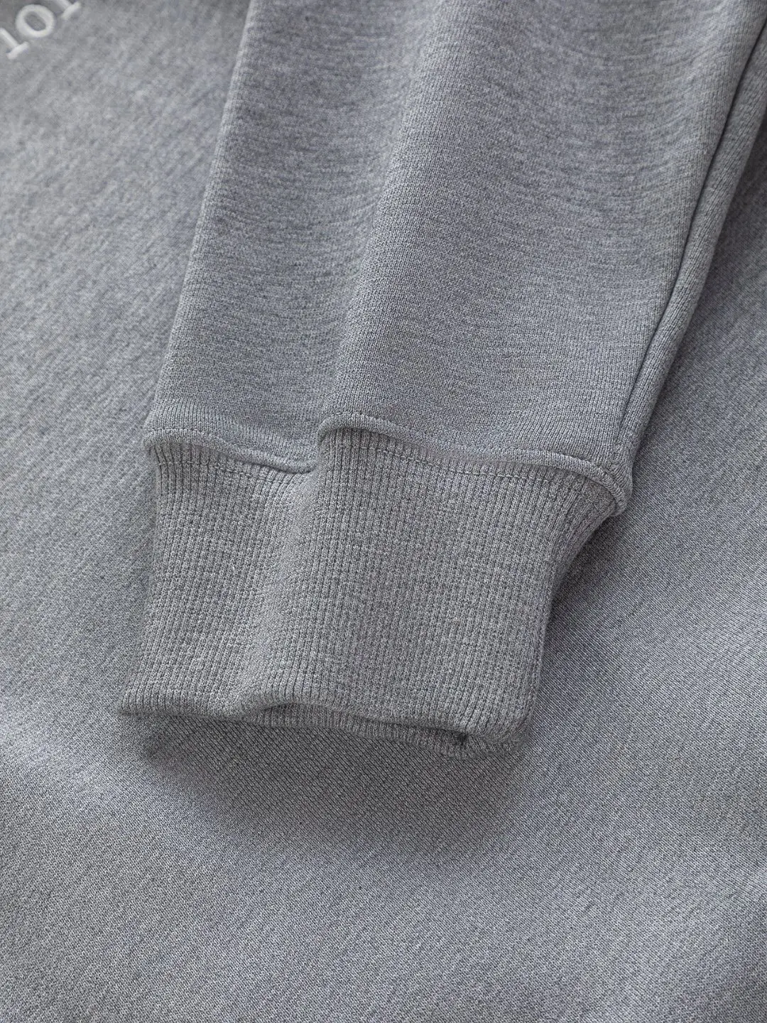 Logo-Embroidered Quarter-Zip Sweatshirt D20024131 — view 10