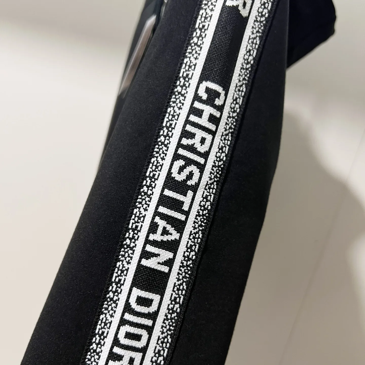 Logo-Embroidered Zip-Up Hoodie with Taped Sleeves D20021361 — view 9