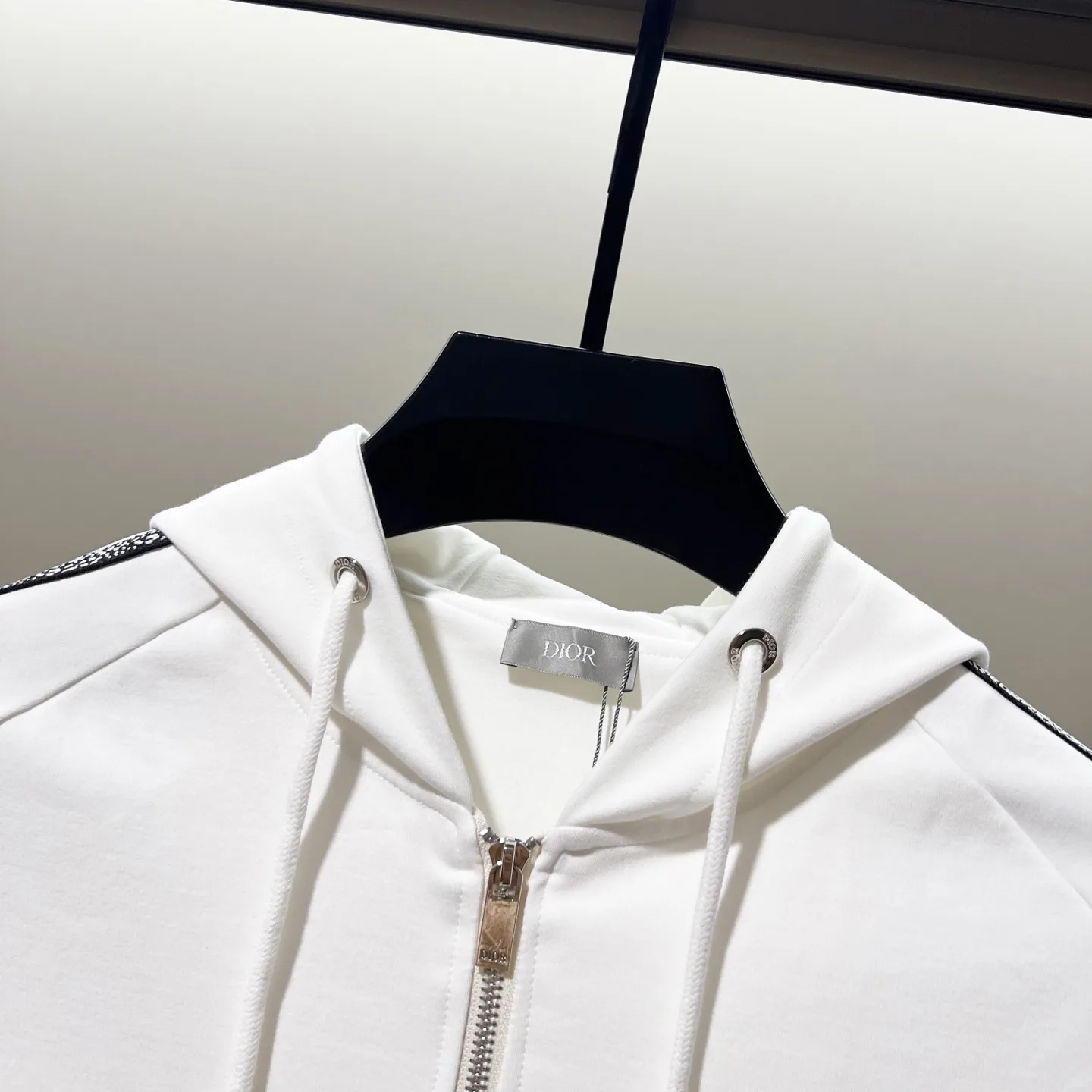 Logo-Embroidered Zip-Up Hoodie D20021360 — view 3
