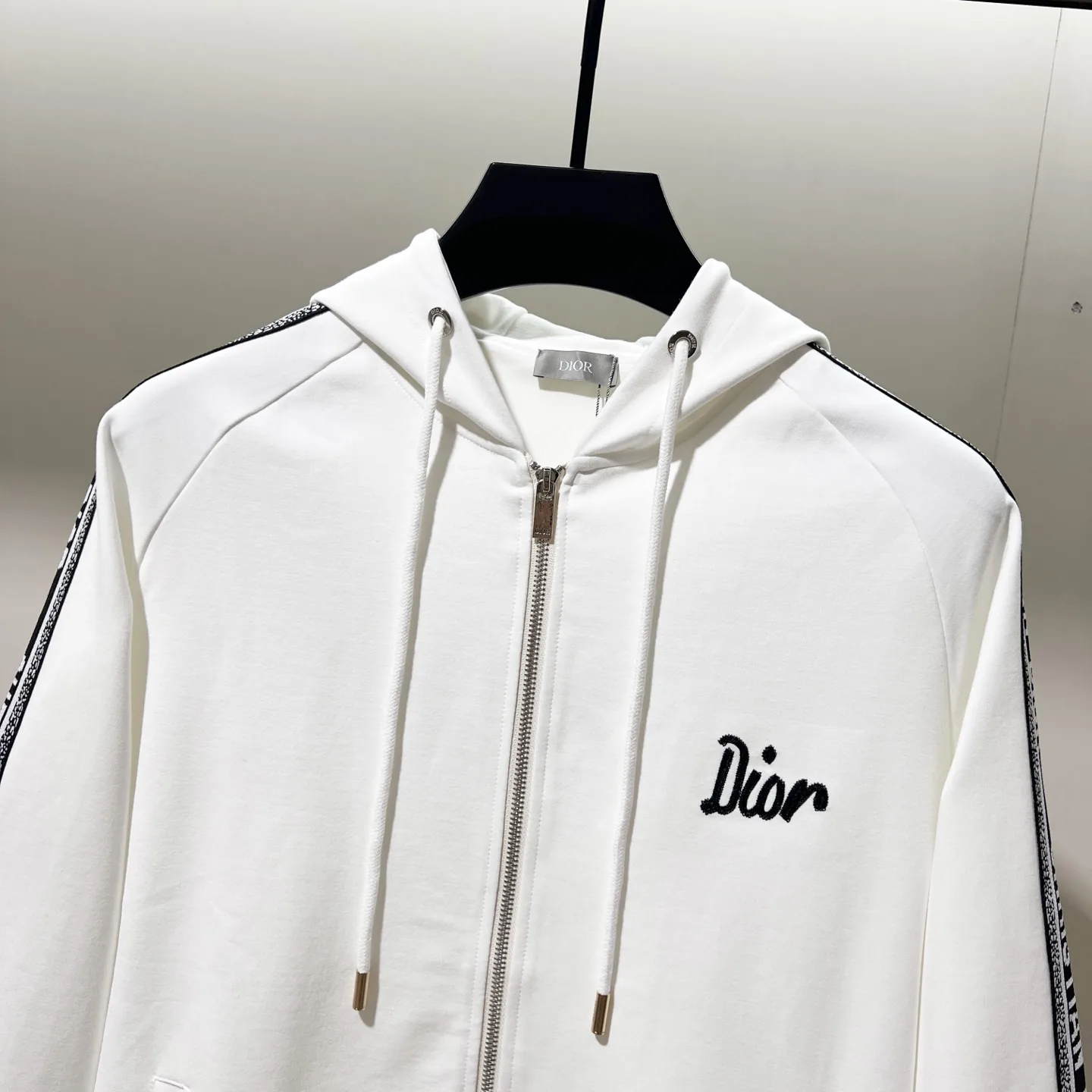 Logo-Embroidered Zip-Up Hoodie D20021360 — view 4