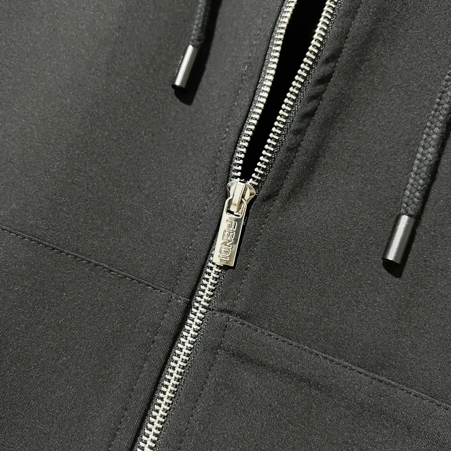 Logo-Tape Zip-Up Hoodie D20021353 — view 6