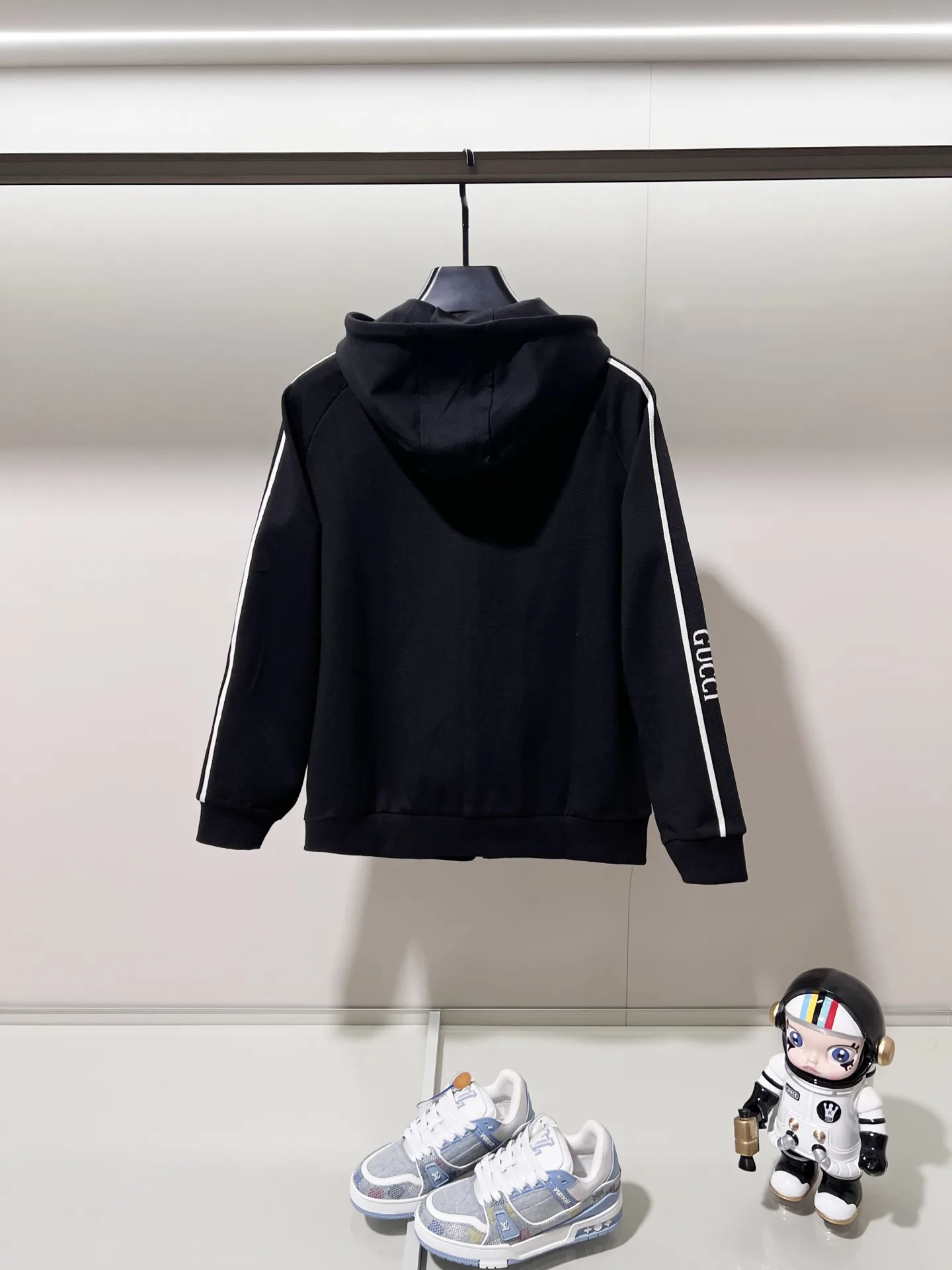 Logo-Embroidered Webbing Trim Zip-Up Hoodie D20021372 — view 2