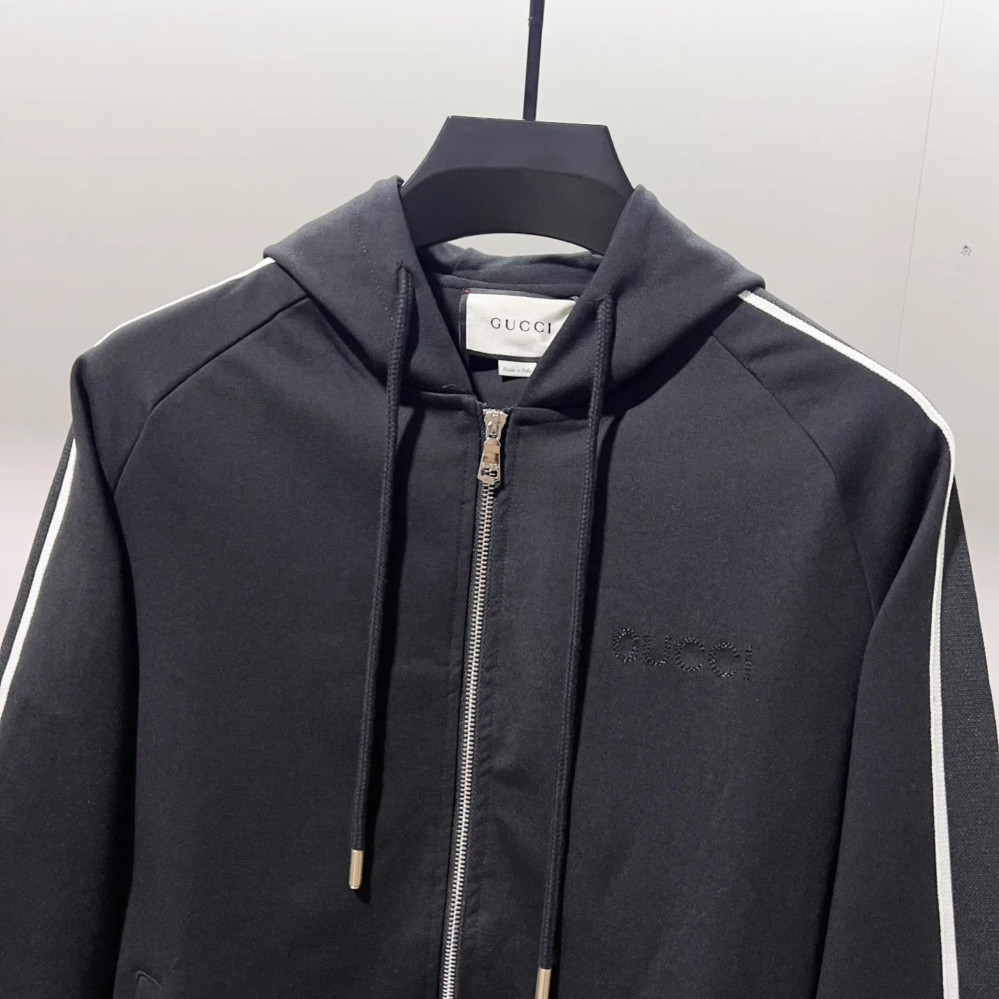 Logo-Embroidered Webbing Trim Zip-Up Hoodie D20021372 — view 4
