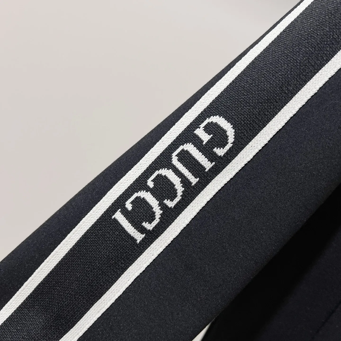 Logo-Embroidered Webbing Trim Zip-Up Hoodie D20021372 — view 8