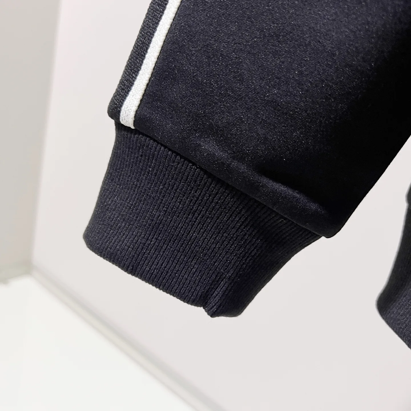 Logo-Embroidered Webbing Trim Zip-Up Hoodie D20021372 — view 9