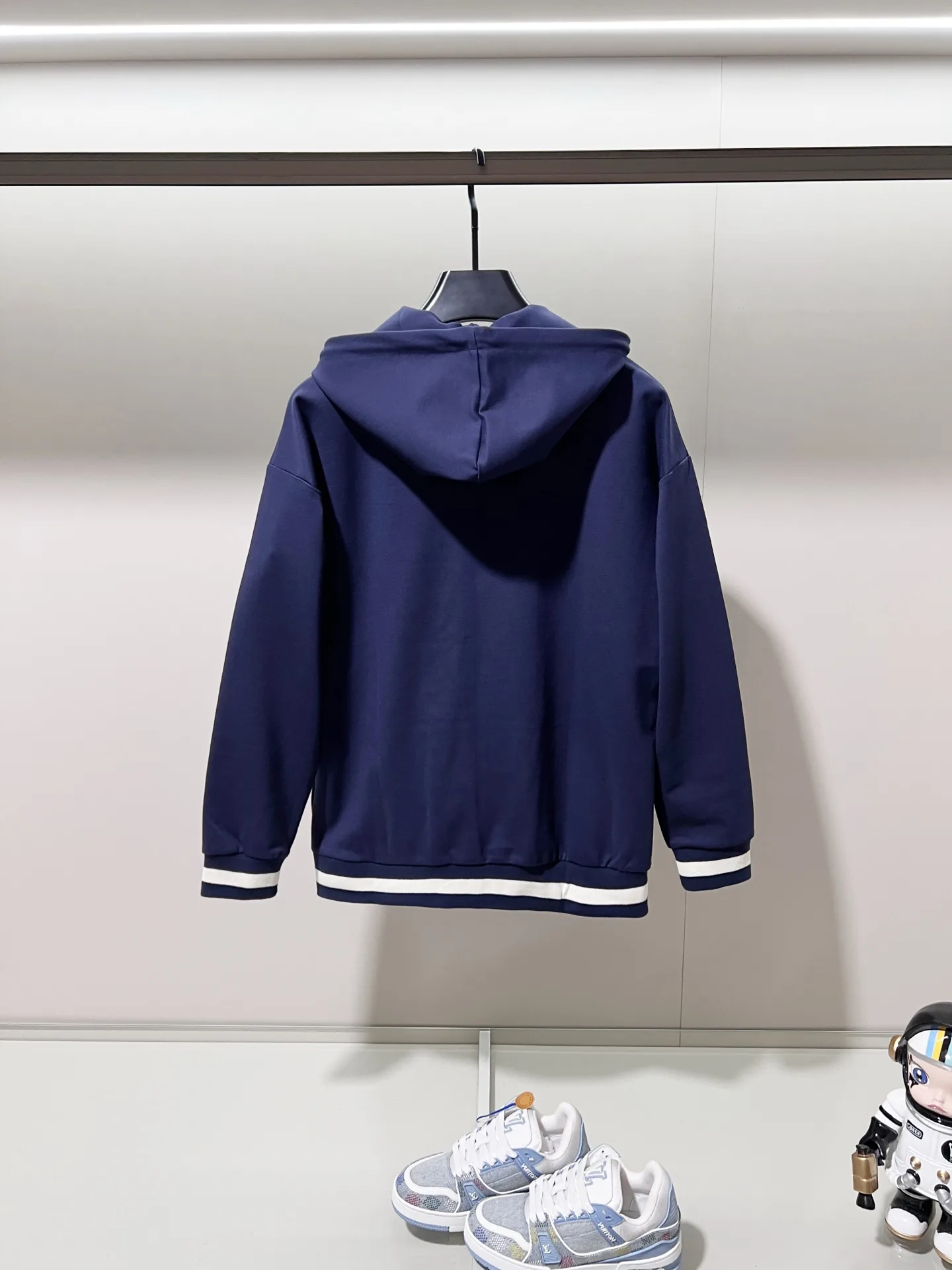 Logo-Embroidered Webbing Trim Zip-Up Hoodie D20021365 — view 2