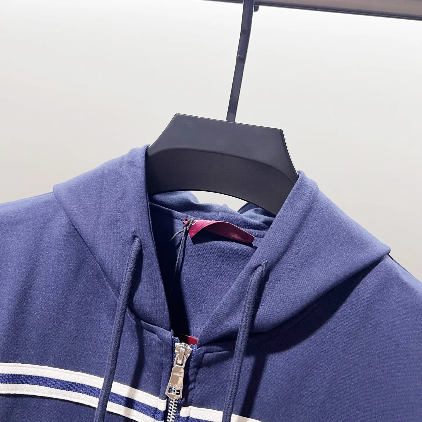 Logo-Embroidered Webbing Trim Zip-Up Hoodie D20021365 — view 5