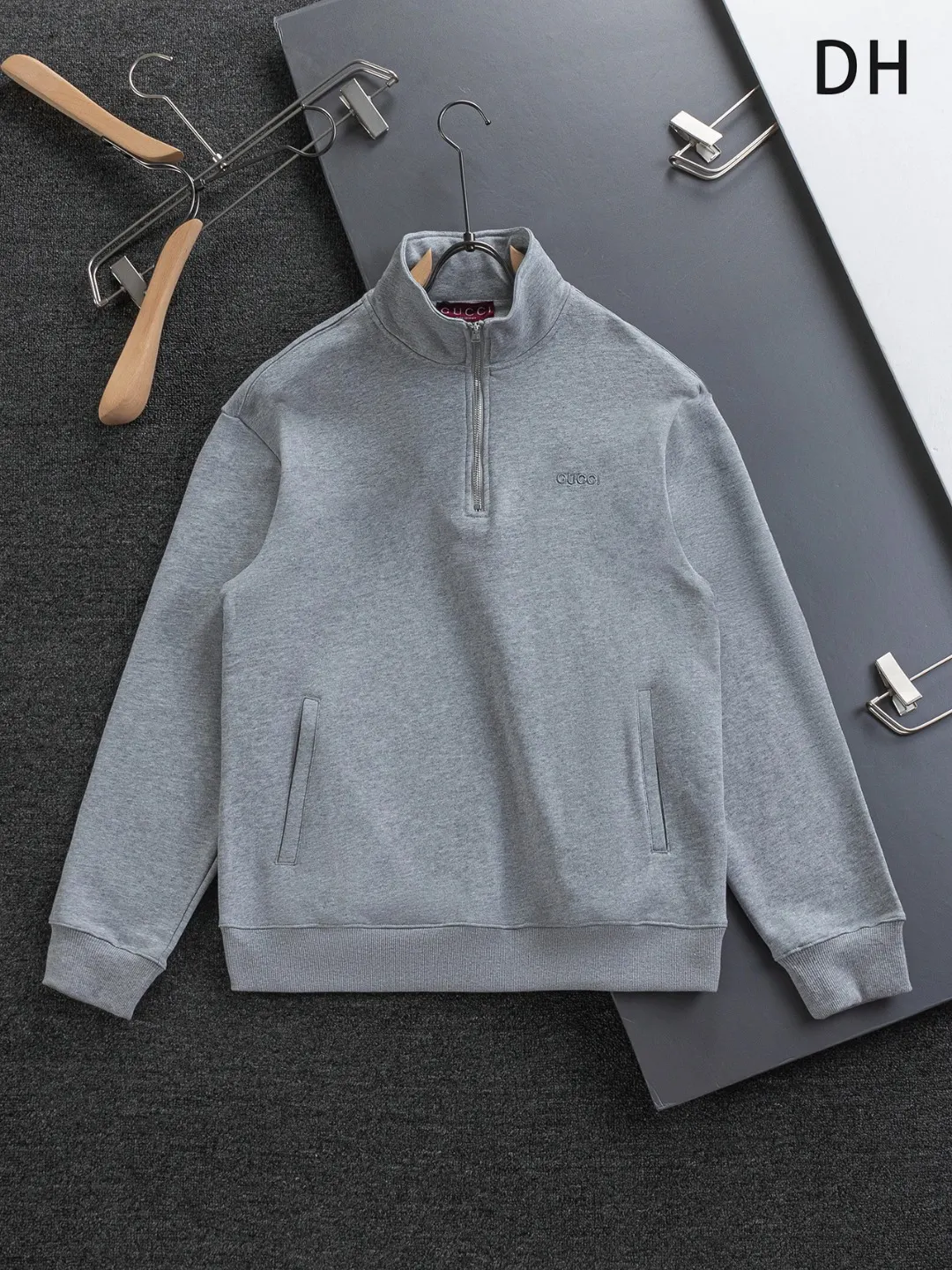 Logo-Embroidered Quarter-Zip Sweatshirt D20024129