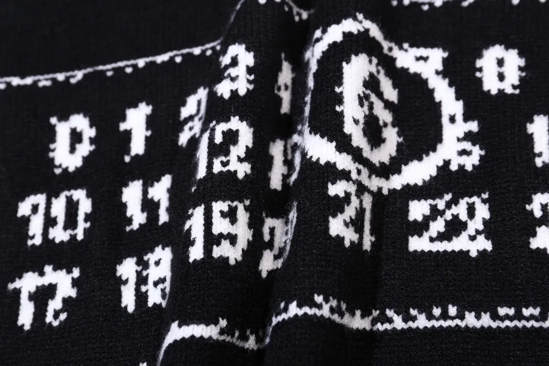 MM6 Maison Margiela Logo Jacquard Crew-Neck Sweater D20023363 — view 4